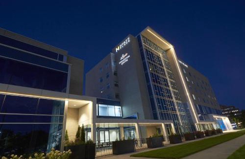 Gateway Hotel | Hyatt Place Toronto Mississauga and Luxe Convention Centre