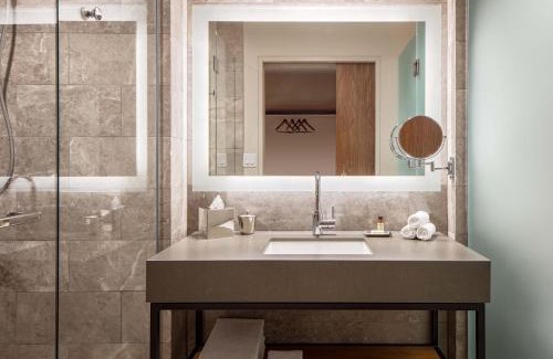 Renton Hotel | Hyatt Regency Lake Washington at Seattle's Southport