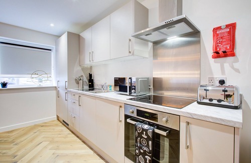Cricket Green Apartment | Hybrid Resi - Mitcham