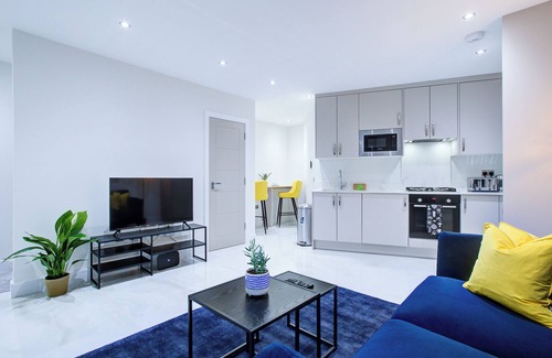 Uxbridge North Apartment | Hybrid Resi - Uxbridge|1 Bed Apartment
