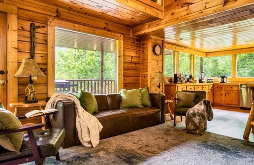 Gatlinburg - Pigeon Forge Cabin | Hygge Chalet, Serene Mountain views