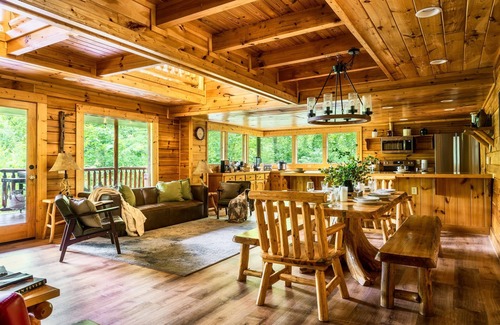 Gatlinburg - Pigeon Forge Cabin | Hygge Chalet, Serene Mountain views