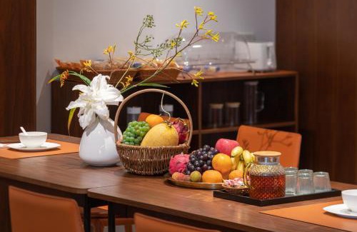 Chongqing Hotel | HYGGE Hotel - Chongqing Liangjiang Happiness Plaza & Xingfu Square & GuangdianYuan metro