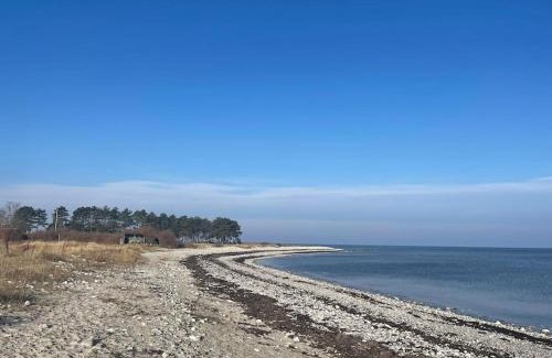 Nykobing Sjaelland House | Hyggeligt og lyst feriehus nær stranden i Klint