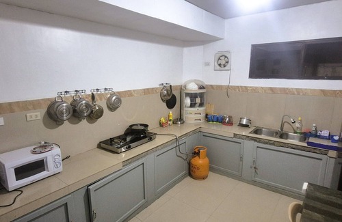 Coron Town Proper Apartment | Hymn's Tourist Inn