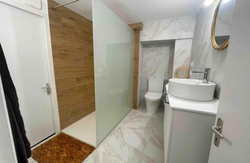 Chateauvert Apartment | Hyper center - Avec exterieur