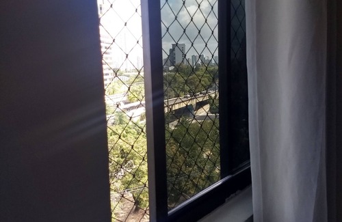 Espinheiro Apartment | I rent a room in a well located building, with parking space, pool, sauna.