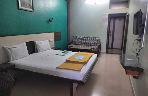 Kalaburagi Hotel | I-ROOMZ Udhyan Residency