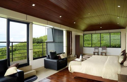 Valparai Resort | Ibex Resorts, Valparai Tale Rock