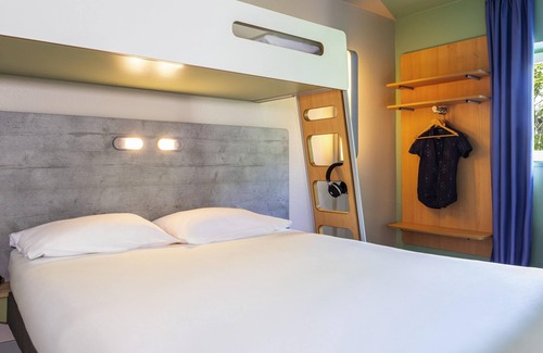 Grigny Hotel | ibis budget Grigny Centre