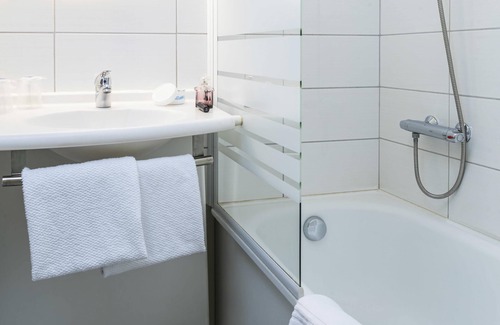 Grigny Hotel | ibis budget Grigny Centre