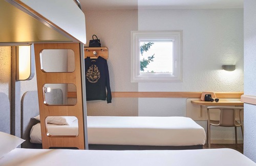 Saint-Cyr-l'Ecole Hotel | ibis budget Versailles Chateau Saint Cyr