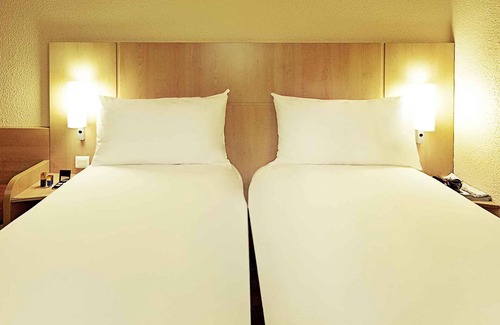 Chatellerault Hotel | ibis Chatellerault