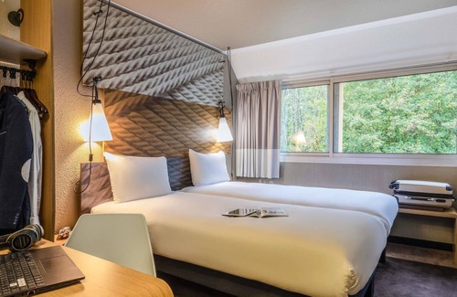 Jouy-en-Josas Hotel | Ibis Jouy en Josas Velizy