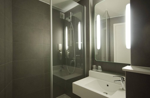 West Thurrock Hotel | ibis London Thurrock M25