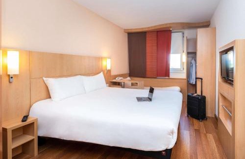 Chaponnay Hotel | ibis Lyon Est Chaponnay