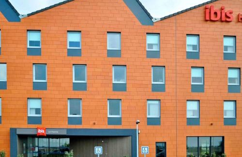 Chaponnay Hotel | ibis Lyon Est Chaponnay