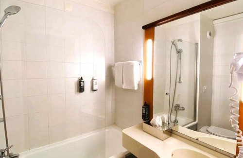 Santa Maria da Feira Hotel | ibis Porto Sul Europarque
