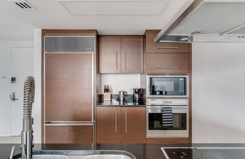 Downtown Miami Condo | ICON W BRICKELL BY IMD MIAMI VACATION RENTALS SUNSET SKY VIEW 1BR/1BA