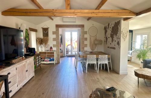 Saint-Aunes House | Idéal pour vos vacances Villa avec piscine et jacuzzi à 15 min de la plage