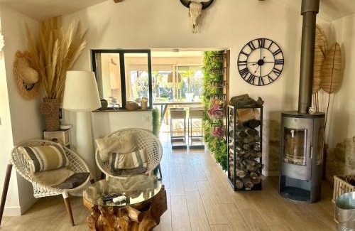 Saint-Aunes House | Idéal pour vos vacances Villa avec piscine et jacuzzi à 15 min de la plage