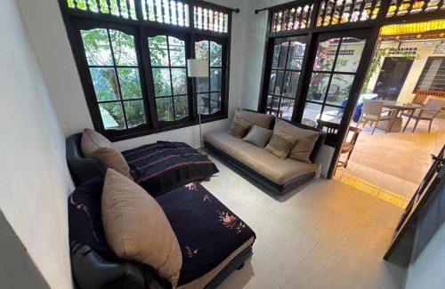 Kartika Plaza House | Chez Suaidah Djamade - Private rooms in private home in Kuta