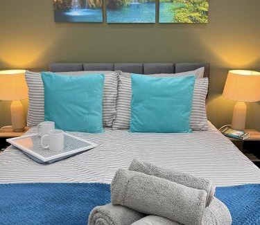 Wigan House | Ideal 3 bed pay-as-you-stay home in Wigan sleeps 6