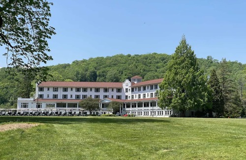 Shawnee On Delaware Hotel | Ideal Delaware Escape | Enjoy Golf & Outdoor Adventure Near Pocono Mountain