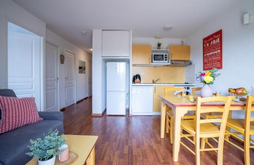Cassen Apartment | Ideal famille - piscine intérieur chauffée et extérieure