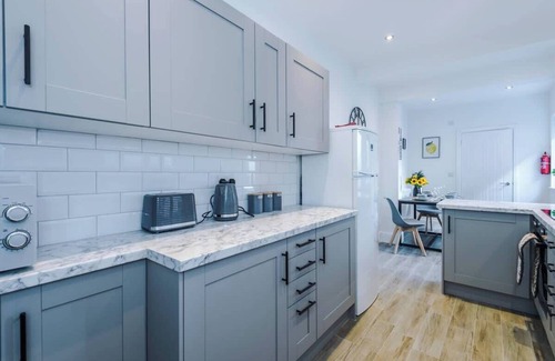 Crewe House | Ideal for contractors & long term stays, sleeps 8!
