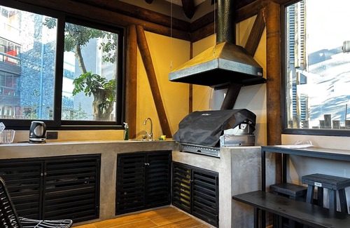 Pucon Apartment | Ideal for couples: centrally located studio with pool and parking.