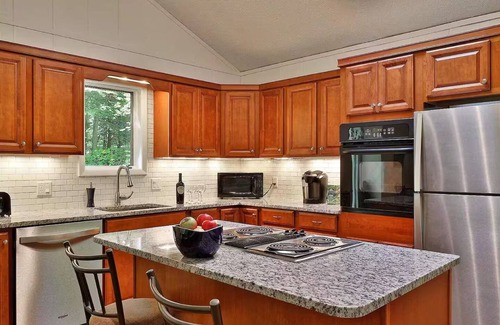Killington House | Ideal Killington Escape! 2 Fireplaces & Sleeps 12