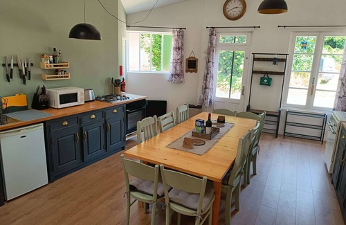 Vernoux-en-Gatine House | IDEAL LOCATION FOR A LARGE FAMILY OR SMALL GROUP, 8 PEOPLE, IN A QUIET HAMLET