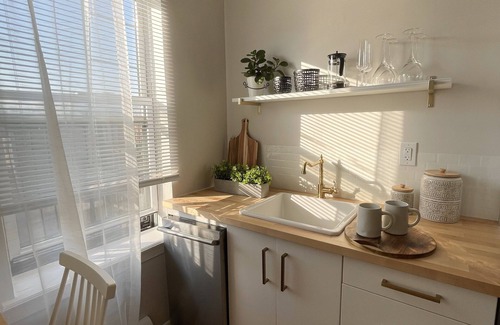 Downtown Jersey City Apartment | *IDEAL LOCATION *CHIC HOME*7 min to NYC*GROVE ST