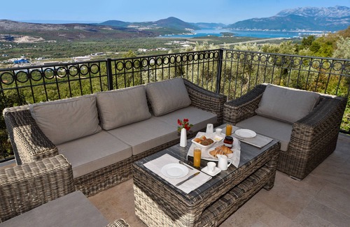 Kotor Villa | Ideal solution fore those looking for privacy, freedom and flexibility!