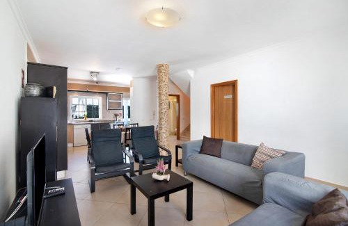 Manta Rota Villa | Ideal Villas Residence