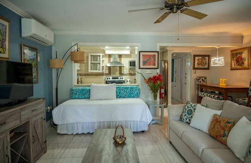 Montego Bay Apartment | "Idle Time on the Bay". Visually Charming and newly refurbished apartment