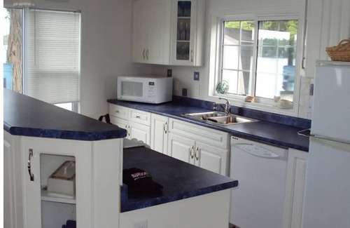 Quinte West Cottage | Idyllic Cottage on Spring Fed Lake