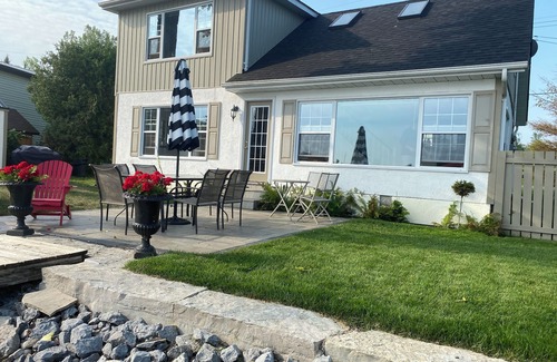 Quinte West Cottage | Idyllic Cottage on Spring Fed Lake