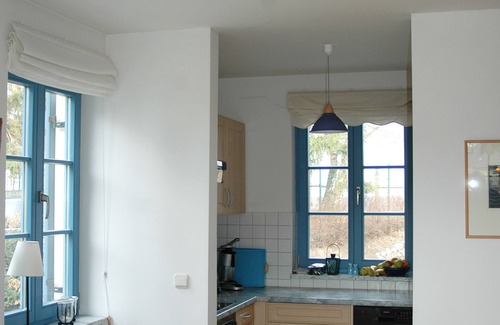 Kamminke House | Idyllic holiday home (75sqm), up to 4 pers. with garden & close to the beach