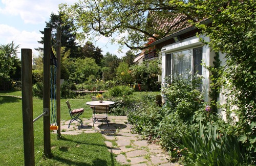 Pfaffengrund House | Idyllic holiday home under old walnut trees, quiet and in the countryside