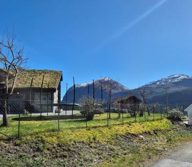 Forde House | Idyllic house with views - close to nature