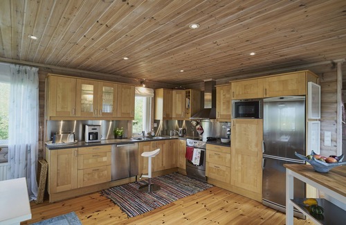 Nybro House | Idyllic lakeside location, luxury furnishings - sauna, boat, canoe, WLAN, 3 bedrooms.