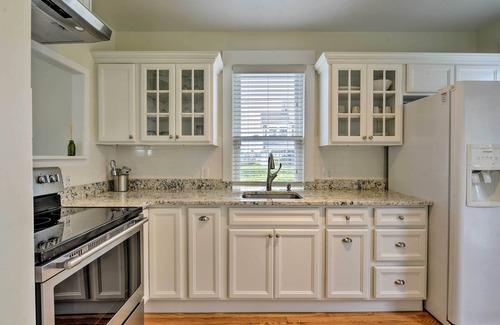 Newport Cottage | Idyllic Newport Area Cottage - Walk to First Beach