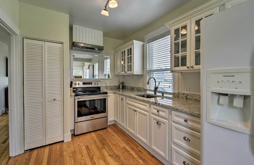 Newport Cottage | Idyllic Newport Area Cottage - Walk to First Beach
