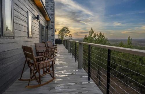 Broken Bow House | Idyllic Retreat with Epic Views - Hot Tub - Fire Pit