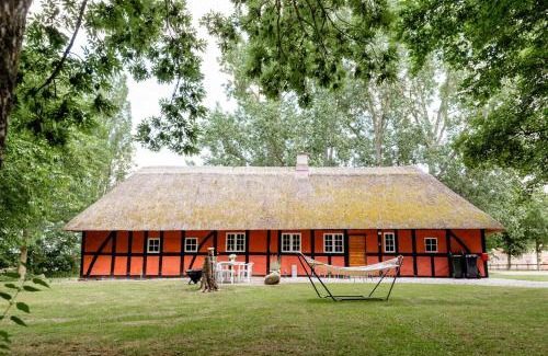 Maribo House | Idyllic Romantic "Hospital" In Nature