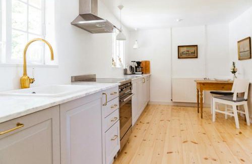 Maribo House | Idyllic Romantic "Hospital" In Nature