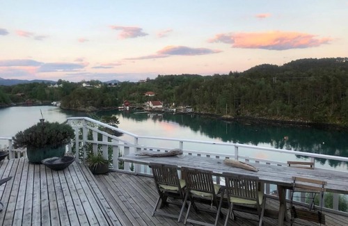 Bomlo Cabin | Idyllic summer cabin directly on the fjord.