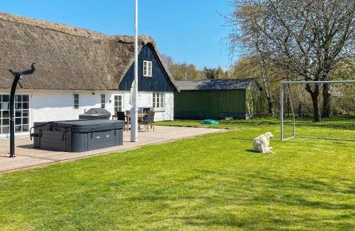 Gedesby House | Idyllic Thatched Cottage Retreat-By Traum